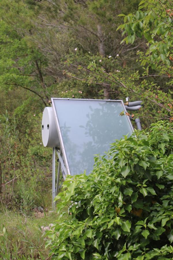 Casa Ecologica En Plena Naturaleza Arboli Exterior foto