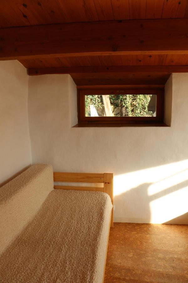 Casa Ecologica En Plena Naturaleza Arboli Exterior foto